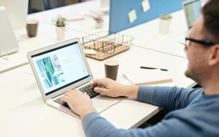 以U盘启动装系统教程（使用U盘轻松安装操作系统）