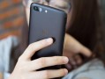 魅族R11（深度解析魅族R11的性能、功能与设计）