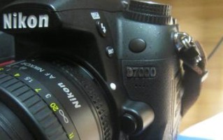 D7000品色手柄的卓越表现与实用性解析（高质量的操控体验为您带来视觉与手感的双重享受）