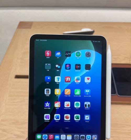 全面解析iPadmini4屏幕特点与优势（探索iPadmini4屏幕的高清细节，带你领略前所未有的视觉享受）-第2张图片-星耀数码