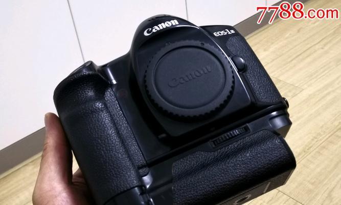 佳能EOS1V（深度剖析佳能EOS1V的功能与性能）-第2张图片-星耀数码